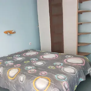 https://f2-meubl-crest.hotels-rhonealpes.com